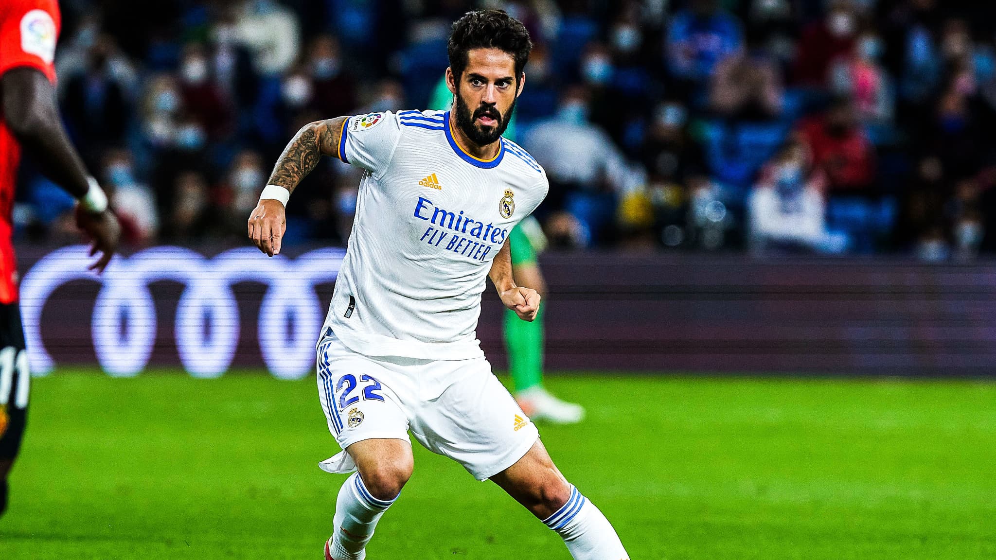 Isco waiting on Premier League and Serie A offers