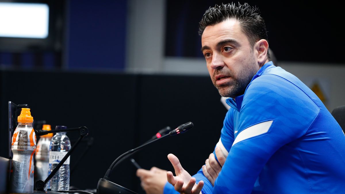 Xavi Hernandez cites Ousmane Dembele as an example for the Barcelona squad to follow