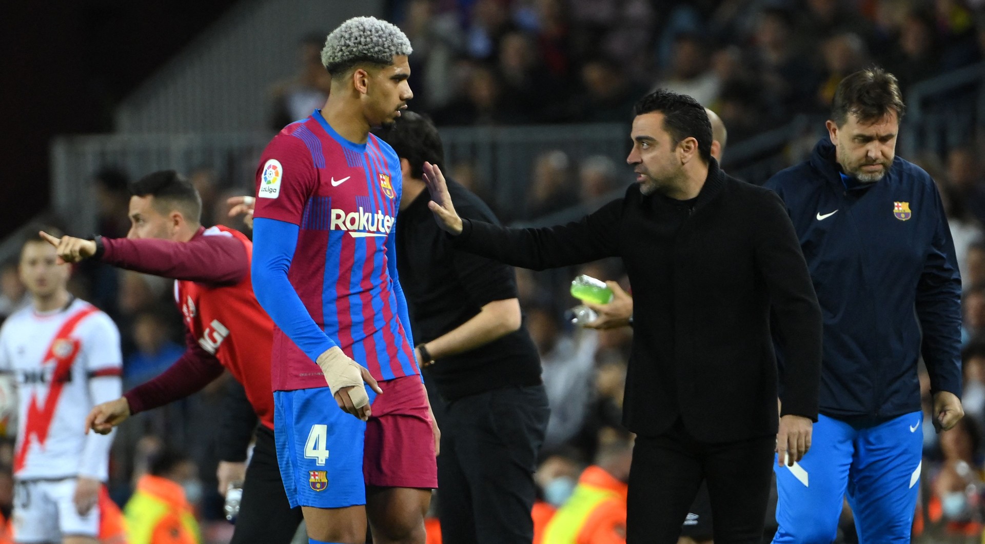 Ronald Araujo and Xavi