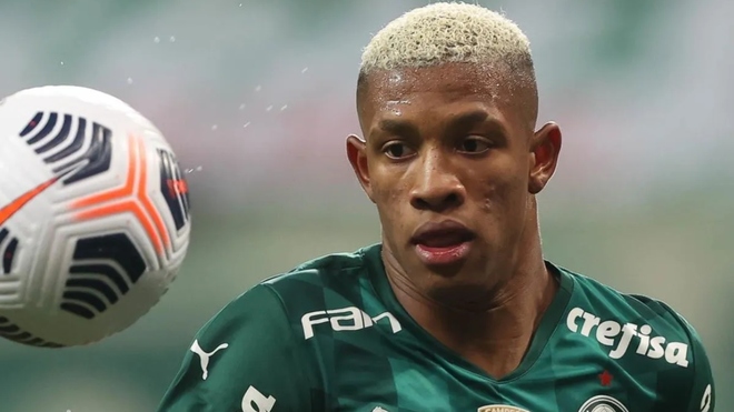 Real Madrid connected with a move for 21-year-old Palmeiras starlet Danilo