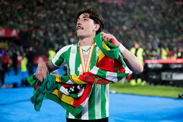 Atletico Madrid to rival Real Betis for Hector Bellerin