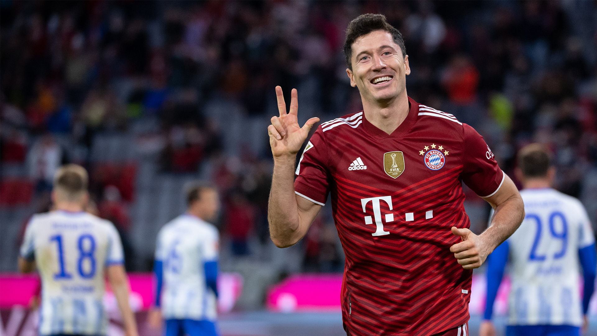 Barcelona consider the signing of Robert Lewandowski absolutely crucial to their sporting project