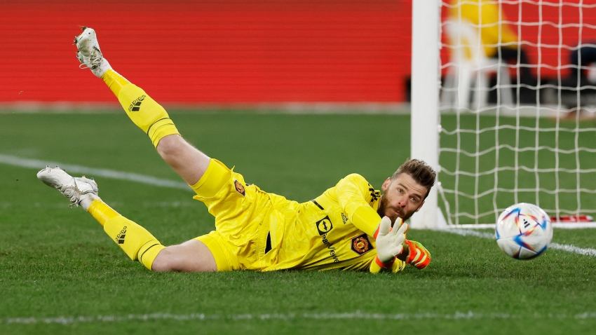 Manchester United reluctant to trigger contract extension for David de Gea