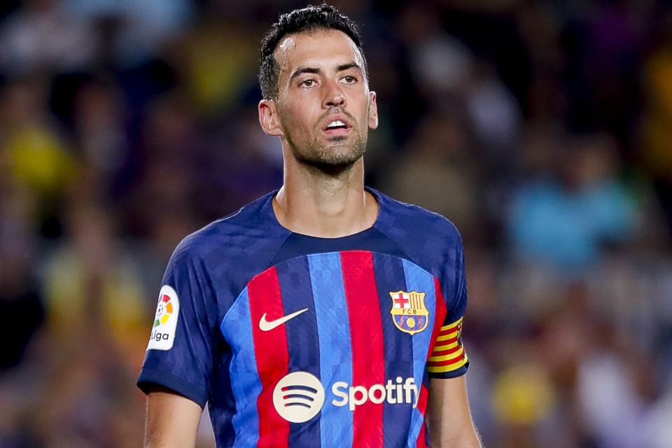 Sergio Busquets to consider extending Barcelona stay for another season