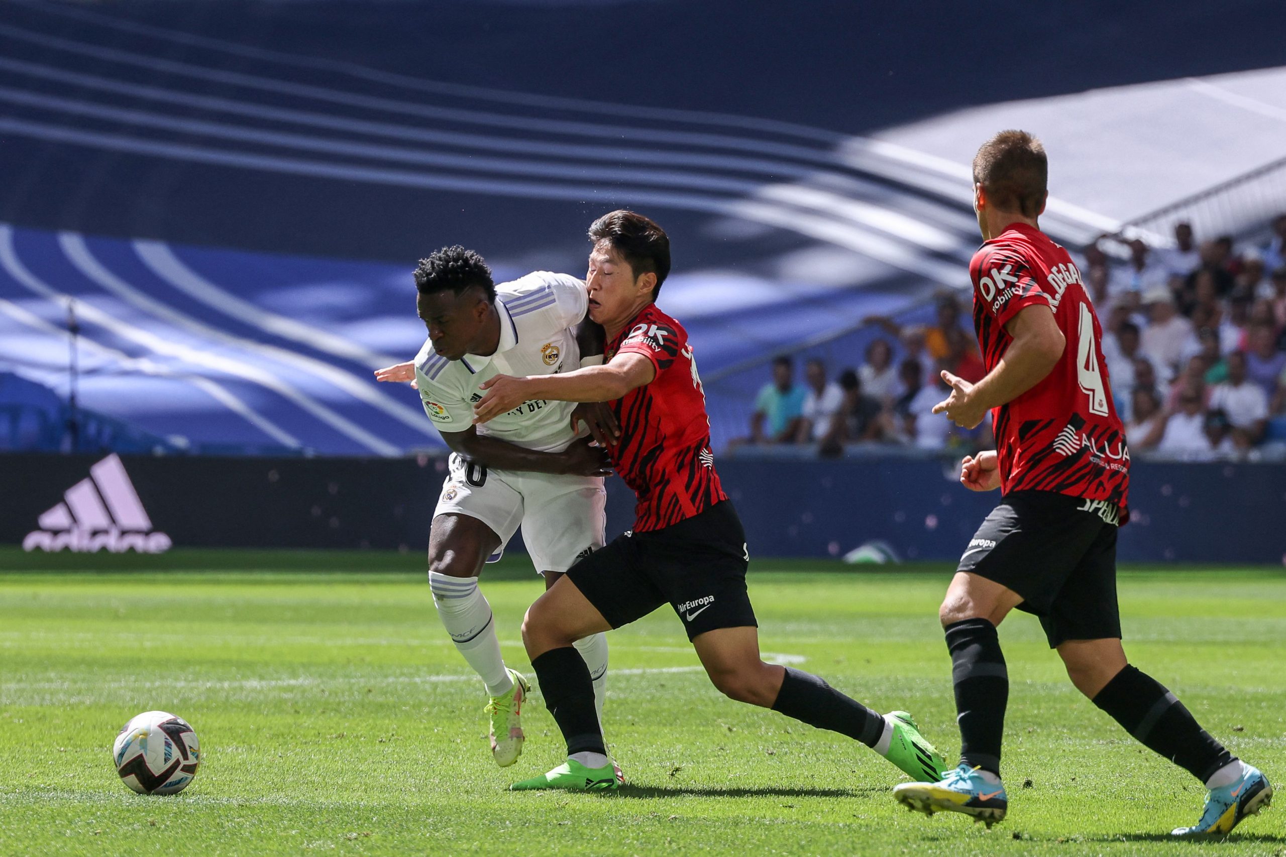 Real Mallorca defender accuses Vinicius Junior of using racism to defend behaviour