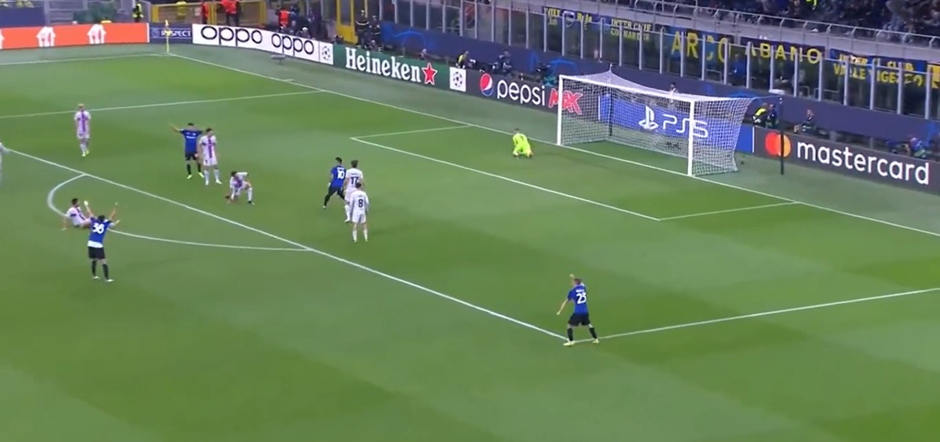 Watch: Hakan Calhanoglu arrow gives Inter the lead against Barcelona