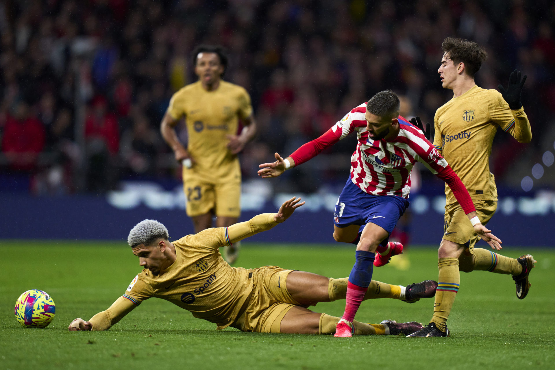 Barcelona considering swap deal with Atletico Madrid to force Yannick Carrasco deal through