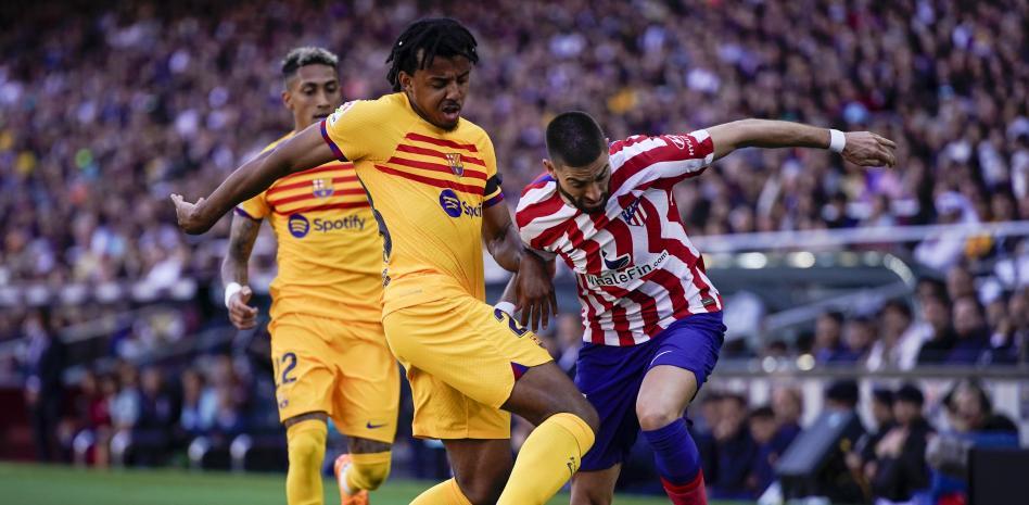 Barcelona secure narrow victory over Atletico Madrid to reclaim 11 point lead over Real Madrid