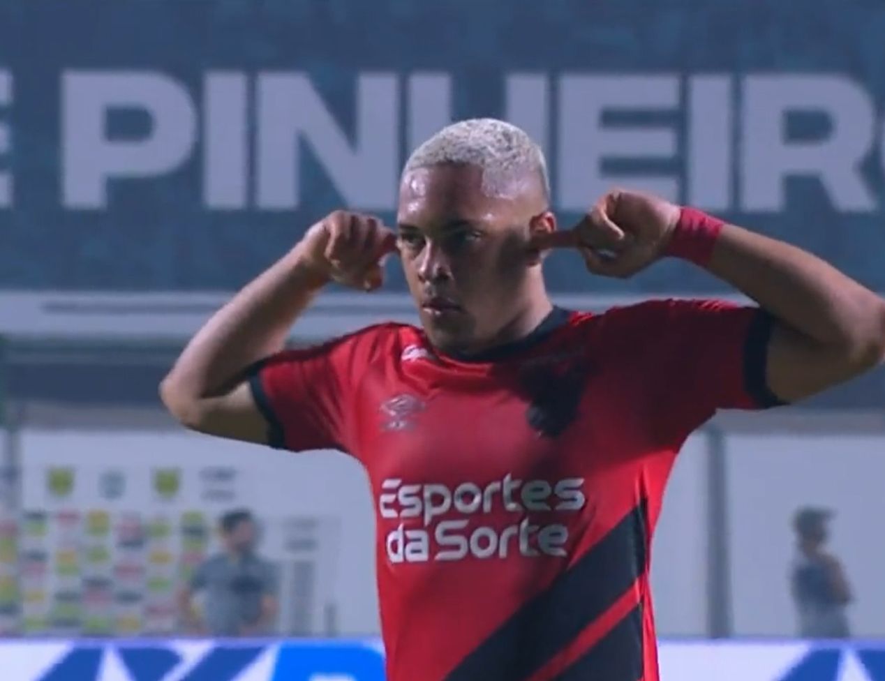 Vitor Roque