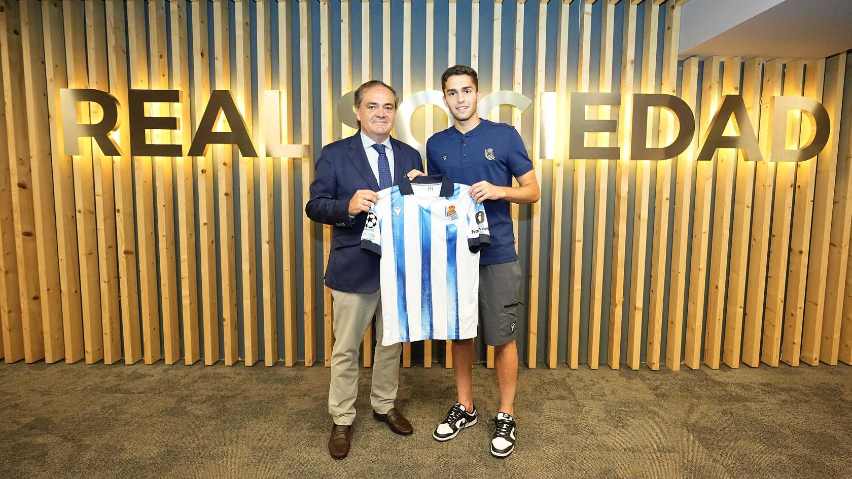 Real Sociedad yet to register new signing with LaLiga, debut this weekend looking increasingly unlikely