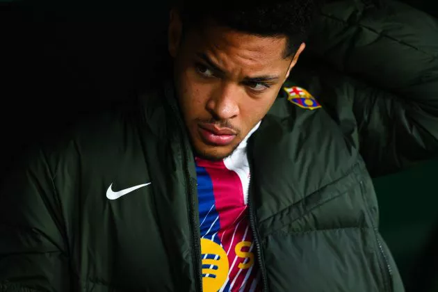 Vitor Roque on the bench for Barcelona