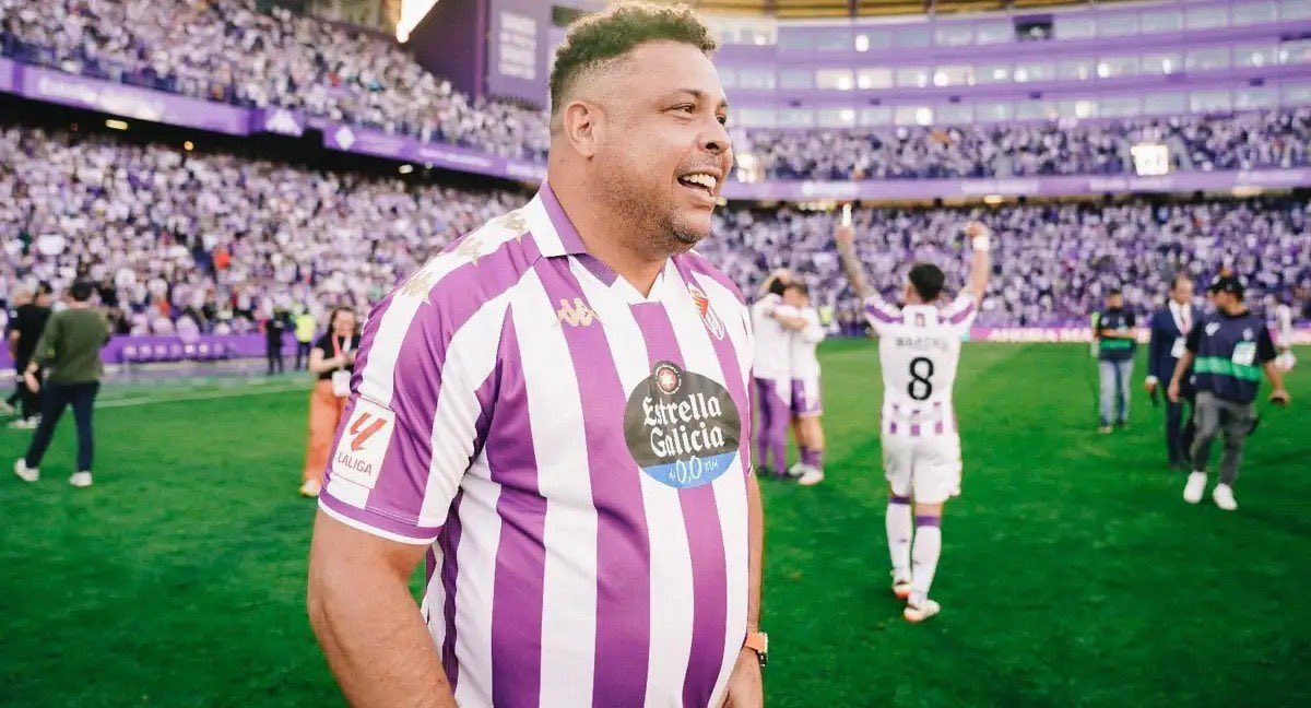 Ronaldo celebrates promotion.