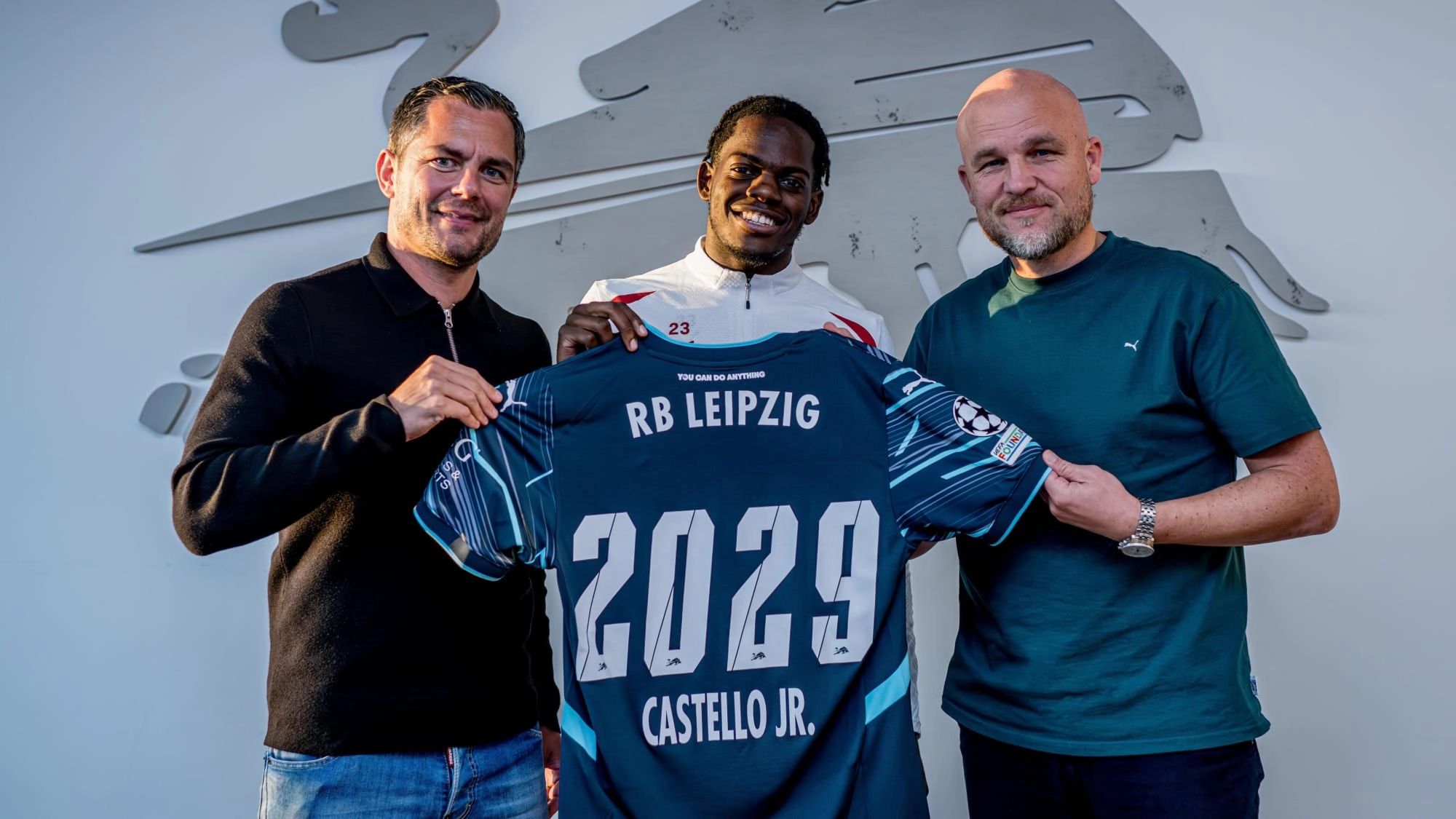 Castello Lukeba signs a new deal