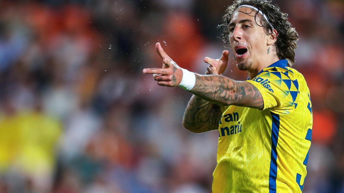 Fabio Silva celebrates a goal for Las Palmas.