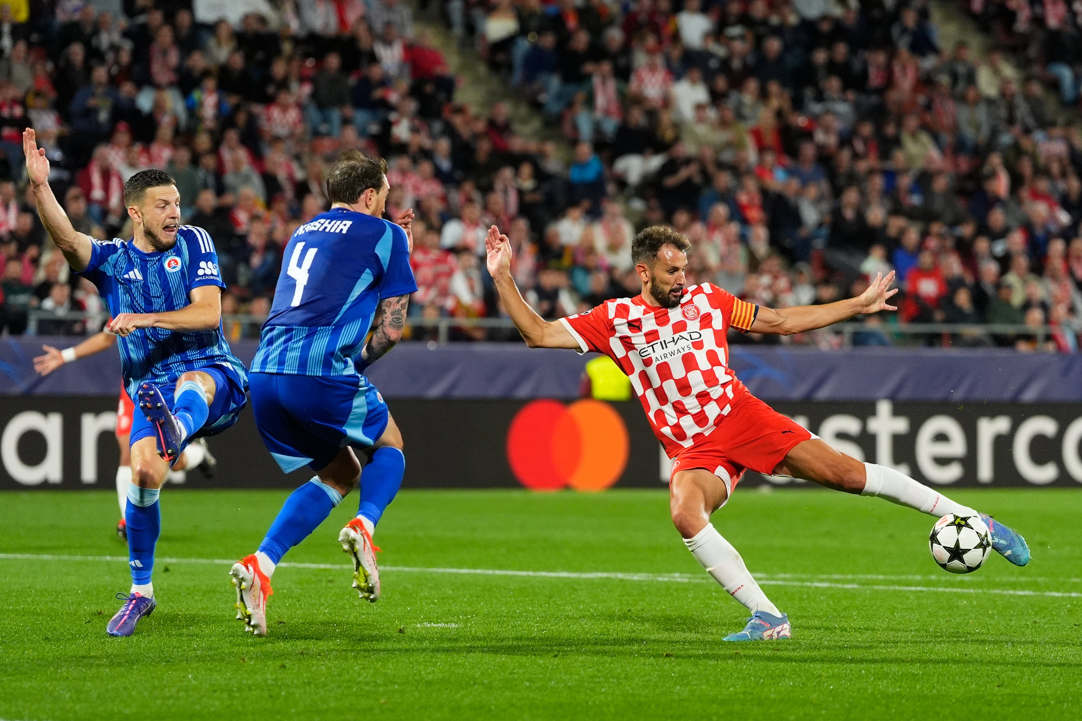 Stuani unleashes a shot.