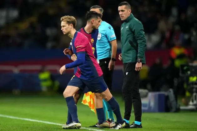 Frenkie de Jong replaces Pedri