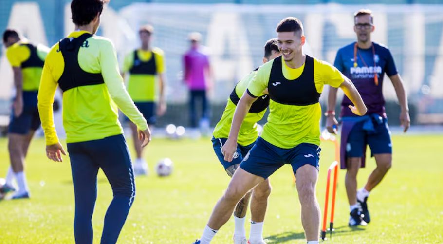 Juan Foyth in training