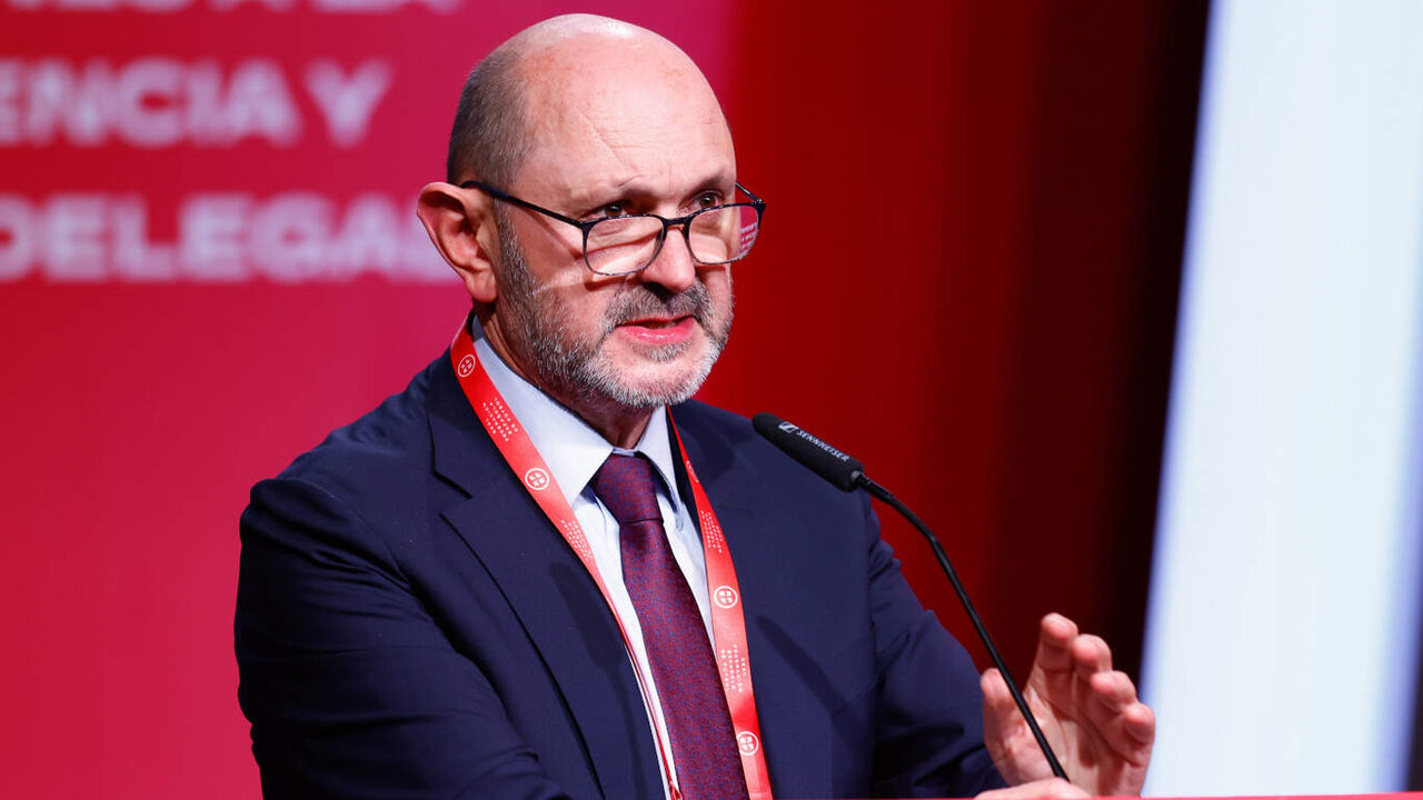Newly elected RFEF President Rafael Louzan takes power.