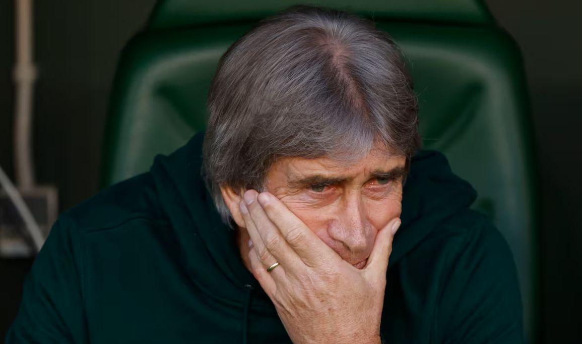 Manuel Pellegrini thinks over how to fix things at Real Betis.