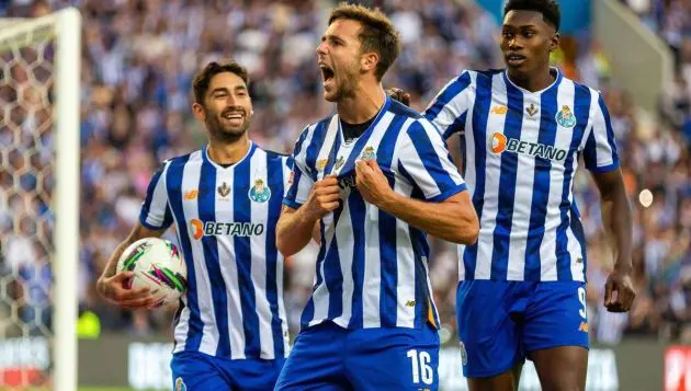 Porto midfielder Nico Gonzalez