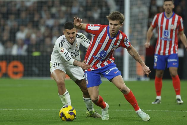 Pablo Barrios tries to escape Dani Ceballos