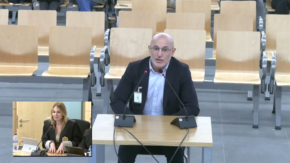 De la Fuente gives testimony