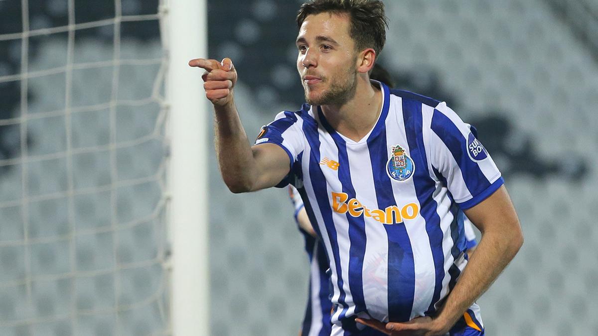 Nico Gonzalez celebrates a goal for Porto