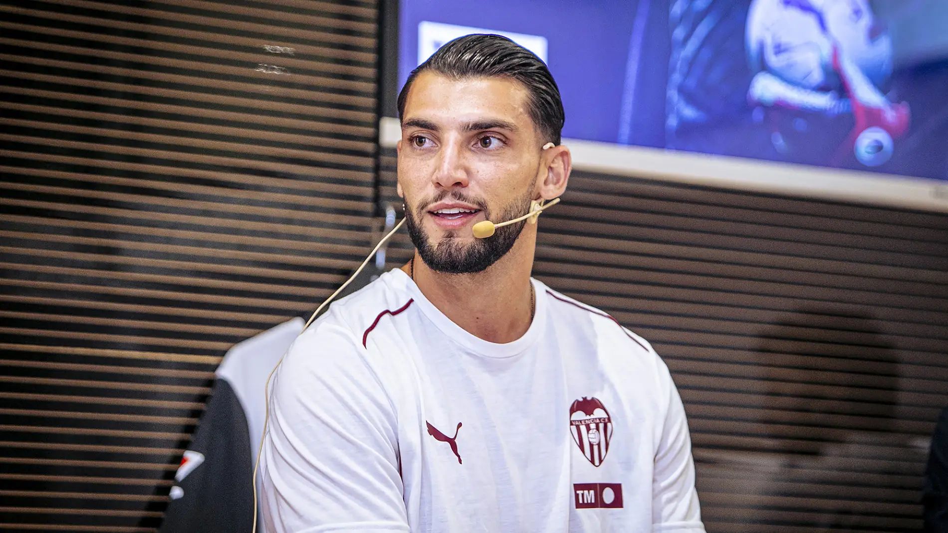 Rafa Mir spent last season on loan at Valencia.