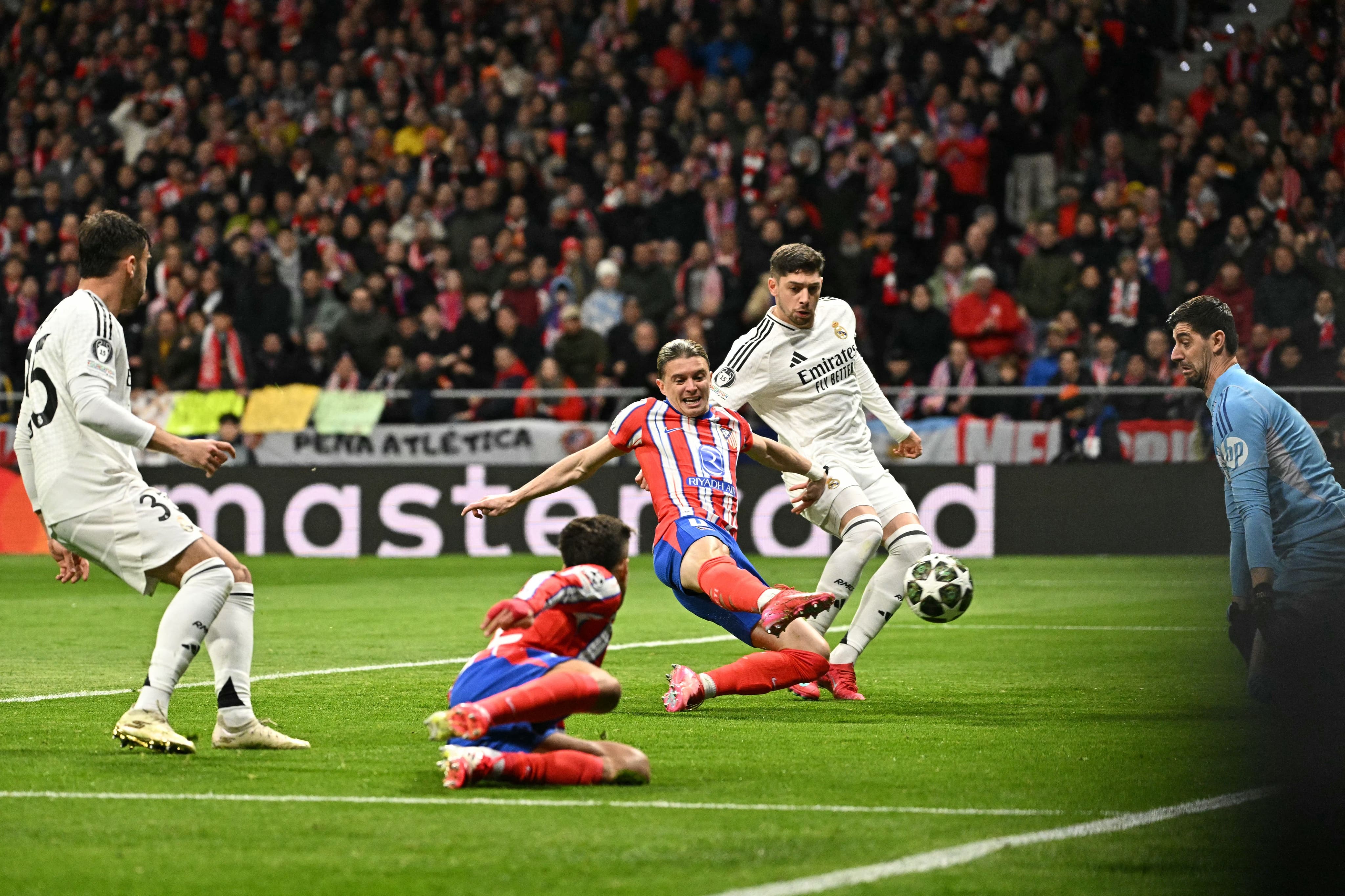 Gallagher scores te opener against Real Madrid
