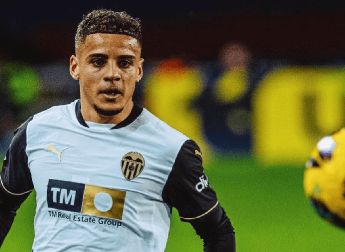 Aarons in action for Valencia.