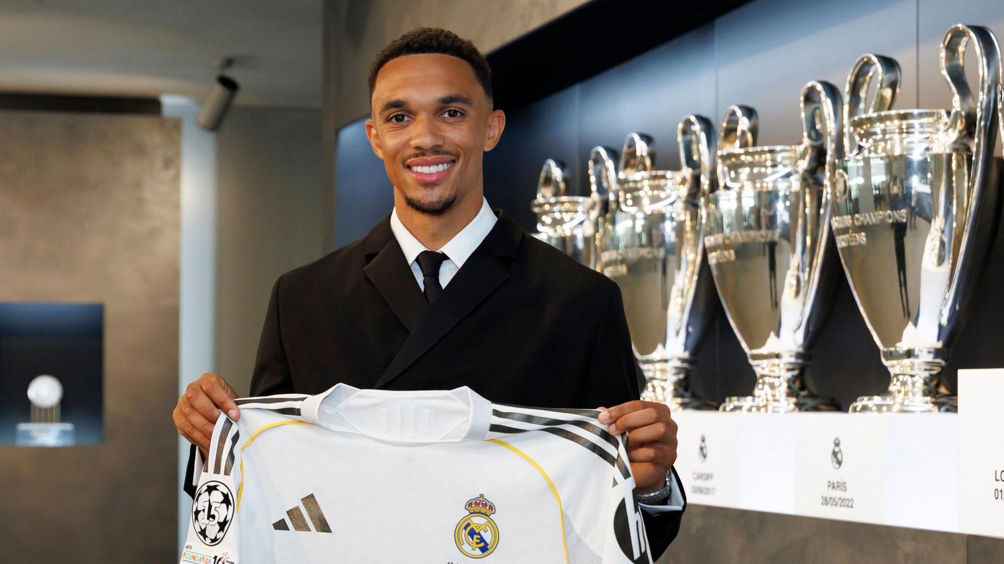 Trent Alexander-Arnold being presented as a Real Madrid player.