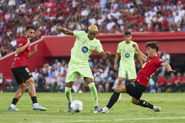 Lamine Yamal in action against RCD Mallorca.