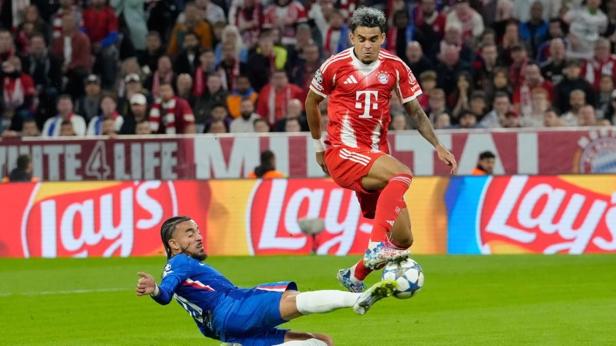 Diaz in action for Bayern Munich,