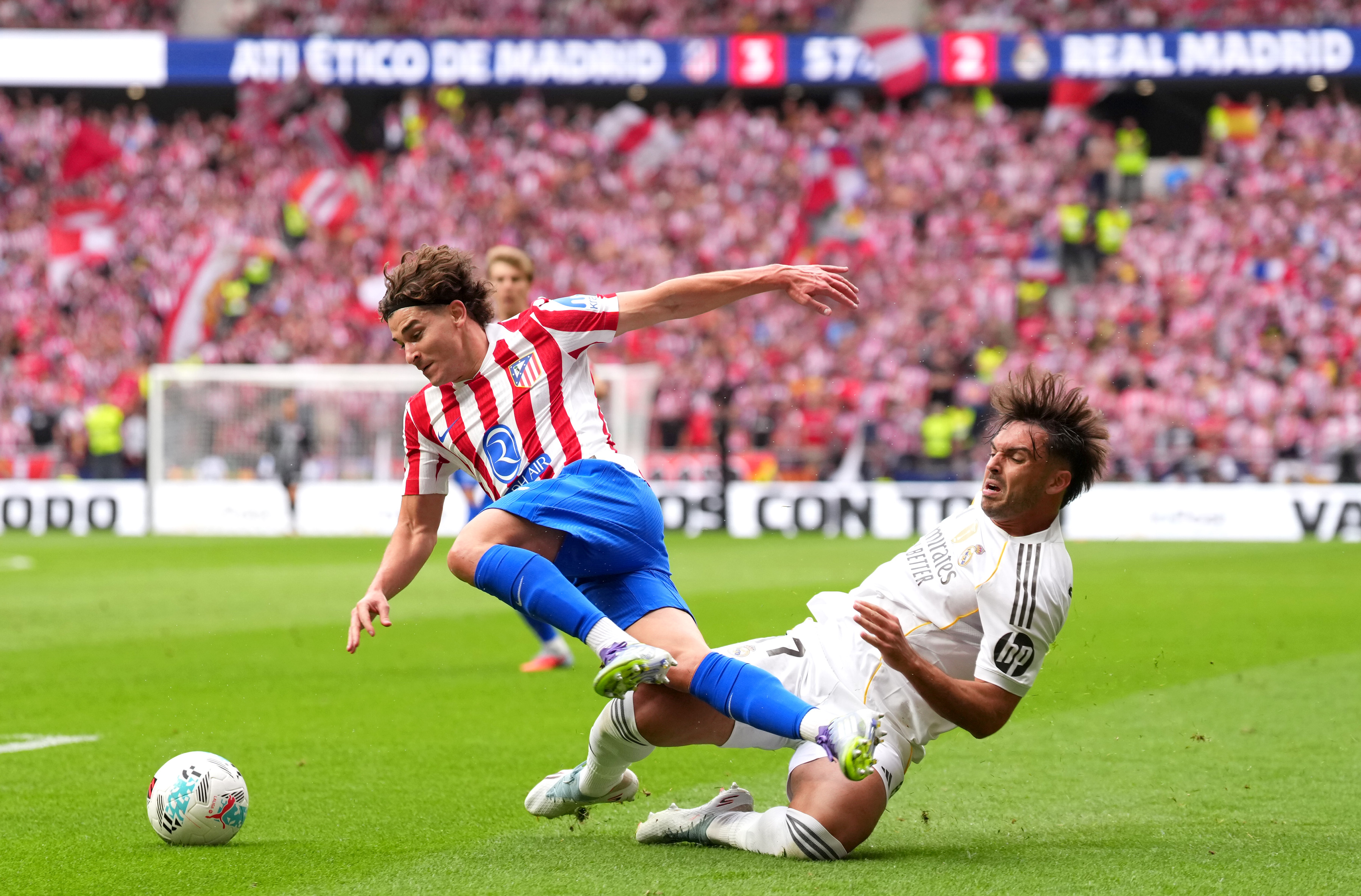 Alvarez escapes from Raul Asencio.