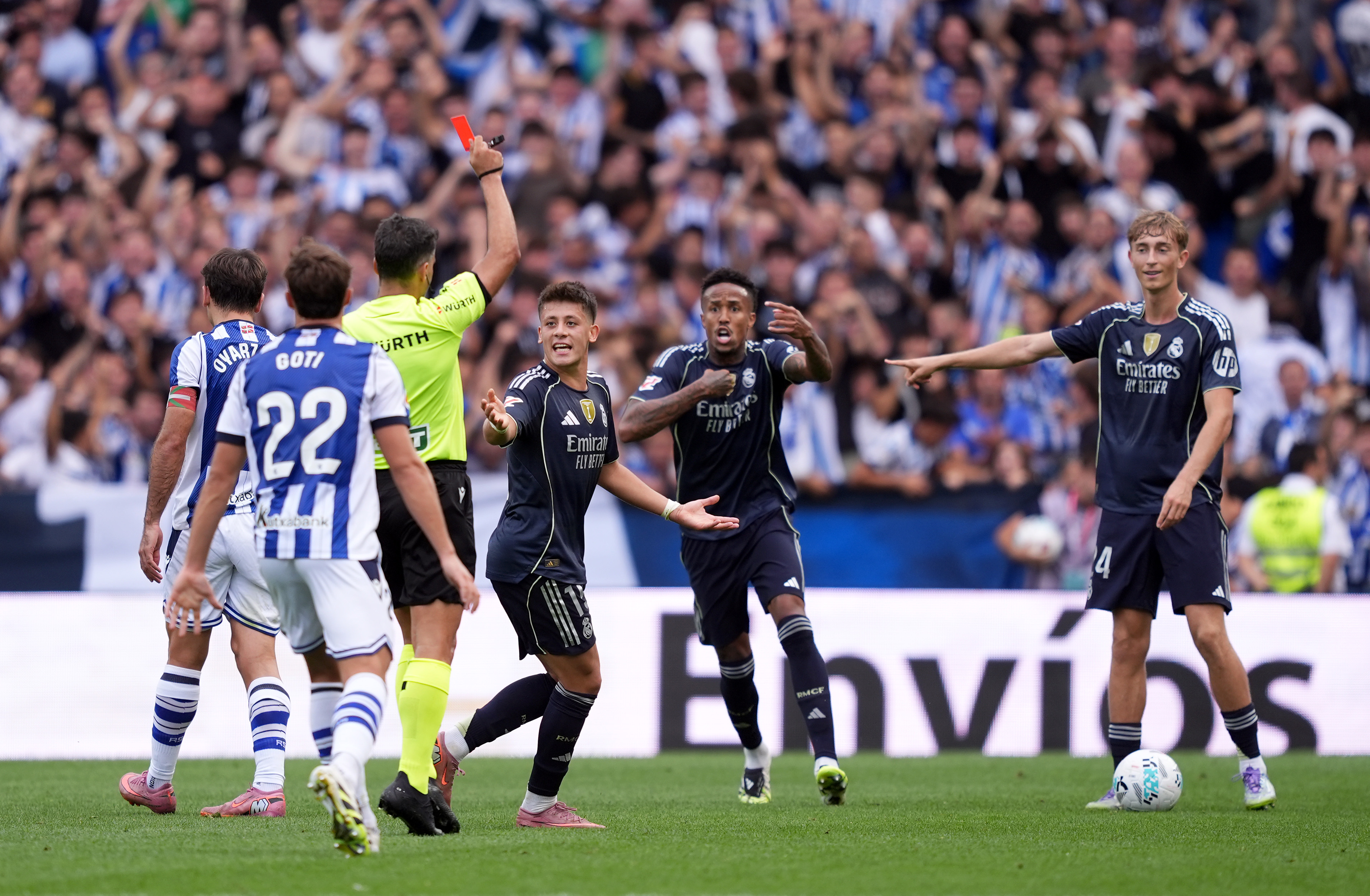 Real Madrid are furious about Huijsen's red card.