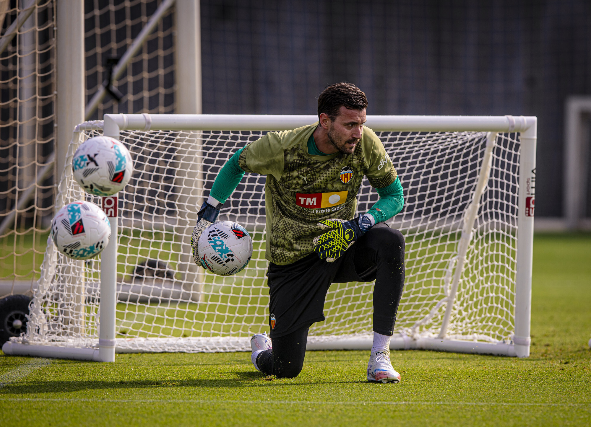 Dimitrievski will be disciplined by Valencia.