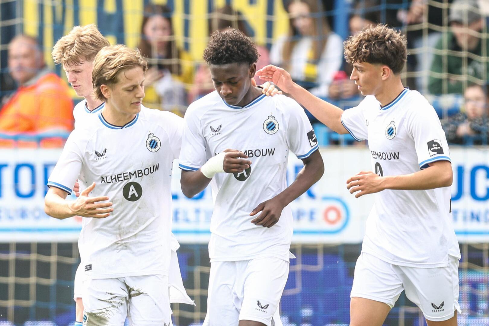 Bisiwu celebrates for Brugge.