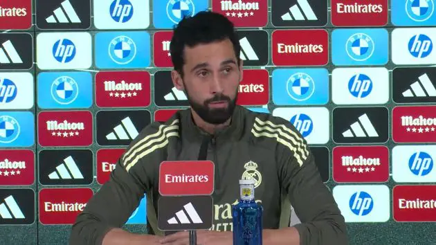 Arbeloa speaks to the press.