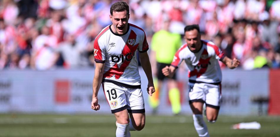 Jorge de Frutos celebrates the opening goal.